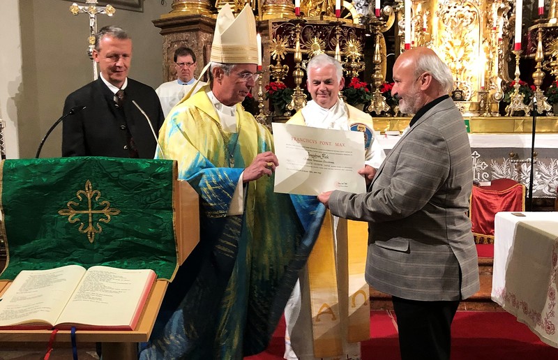 Erzdiözese Salzburg Für seinen Einsatz für das Wohl der Kirche ausgezeichnet: Sepp Fink