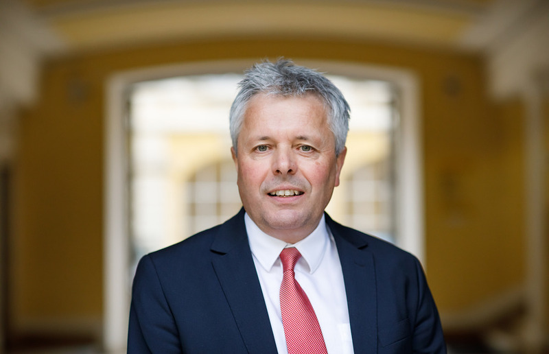 SONNTAGSBLATT, Gerd Neuhold Erich Hohl: 'Wer Schutz Suchende tötet, begeht ein Verbrechen gegen die Menschlichkeit.'