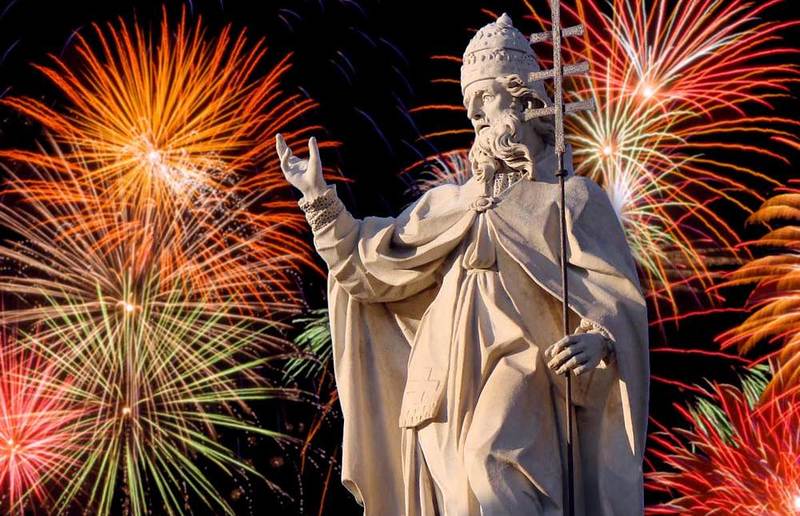 Statue von Papst Silvester I. in Pisa