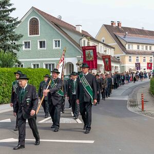 Kameraden bei der Fronleichnamsprozession