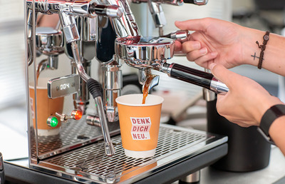 Das CAFeBIKE bietet gratis Kaffee, Tee & Kakao.