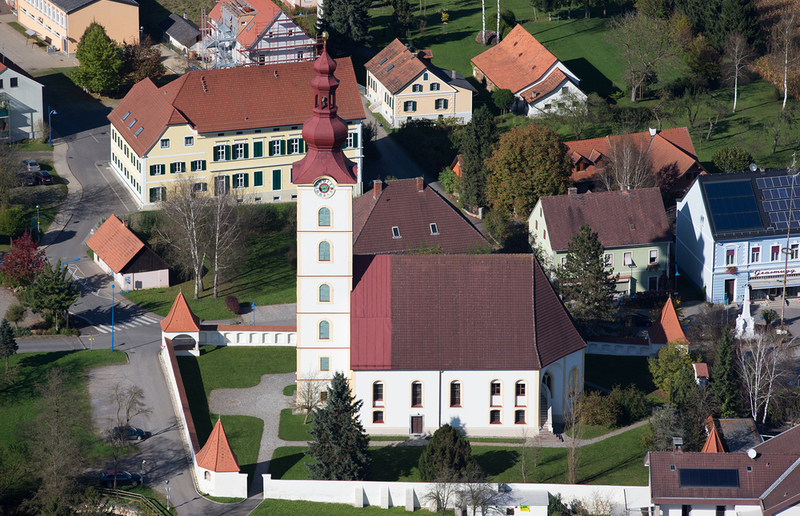 SCHIFFER_Photo Aus der Pfarrkirche Kirchbach-Zerlach wird der Gottesdienst live übertragen.