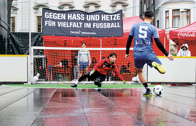 Am kommenden Samstag findet am Grazer Hauptplatz, wie schon in den Vorjahren, mit dem streetfootbALL festival ein Fußballturnier mit gesamtgesellschaftlicher Relevanz statt.