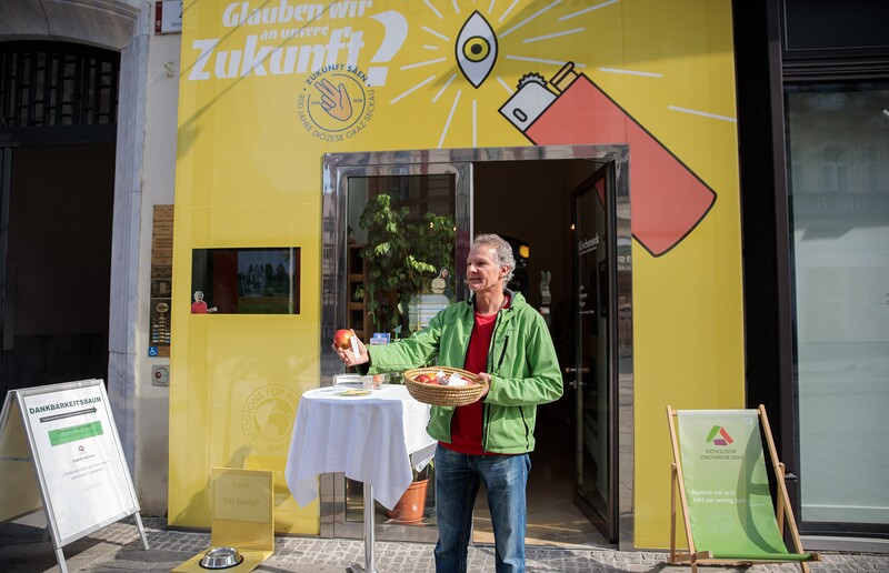 Leiter Robert Hautz vor dem Kircheneck in der Grazer Herrengasse.