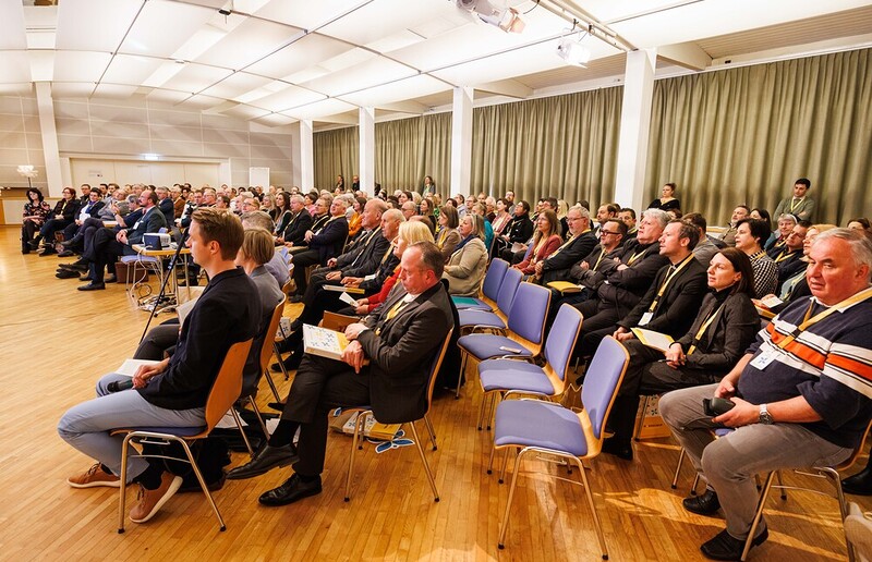 Im Plenumssaal der Diözesankonferenz