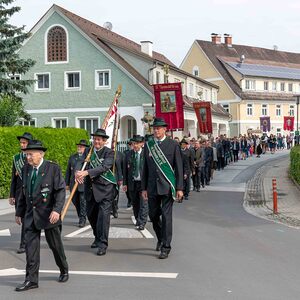 Kameraden bei der Fronleichnamsprozession