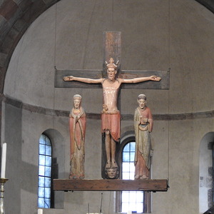          Kreuzigungsgruppe aus dem Jahr 1250 in der Stiftskirche